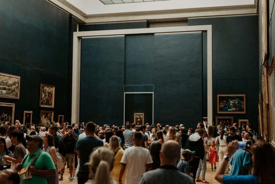 Paris: Louvre Museum Hosted Entry and Mona Lisa Audioguide - Timed Entry vs Reality: Security Lines and Crowd Pressure