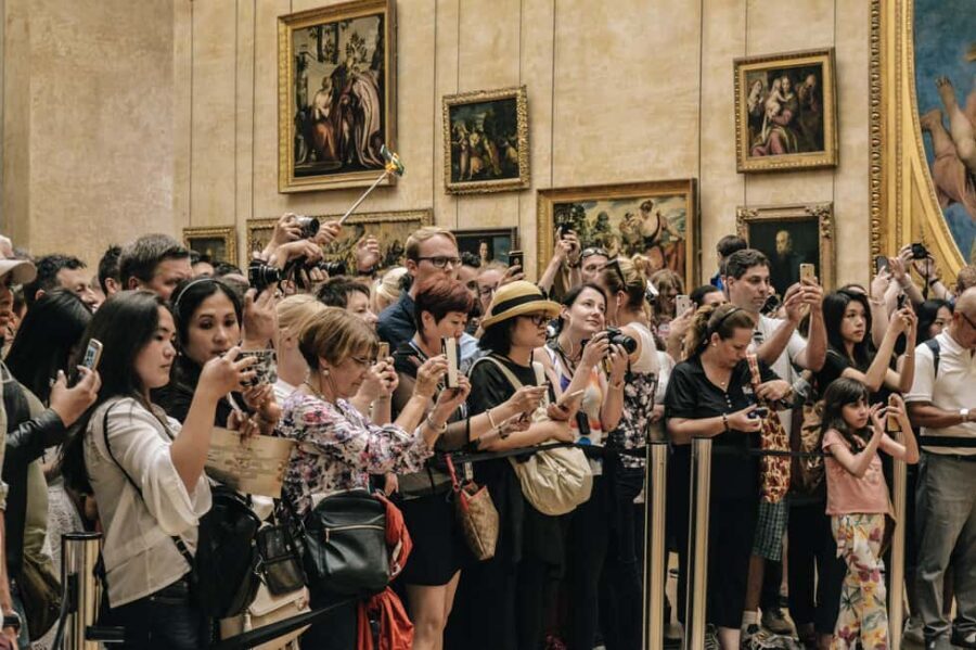 Paris: Louvre Museum Hosted Entry & Masterpieces Audio Guide - Entry Without a Live Guide: What That Really Means
