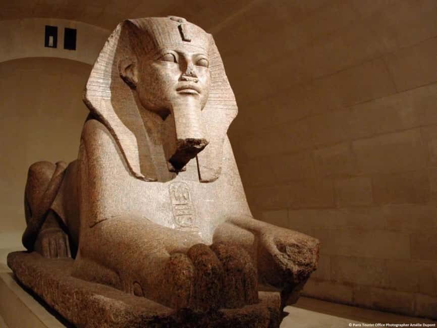 Paris: Louvre Museum Hosted Entry & Masterpieces Audio Guide - Getting the Audio Guide App Ready (Before You Walk In)