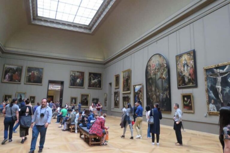 Paris: Louvre Museum Hosted Entry & Masterpieces Audio Guide - The Meeting Point: Benlux Duty Free Shop on Rue de Rivoli