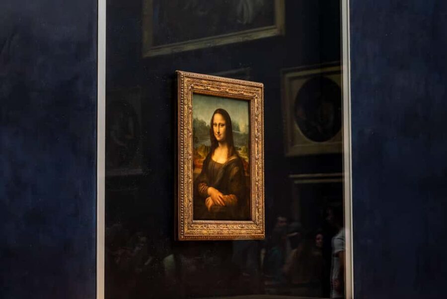 Paris: Louvre Must-See Tour with Reserved Entry Ticket - Rules That Can Affect Your Day: Bags, Pets, and Size Limits