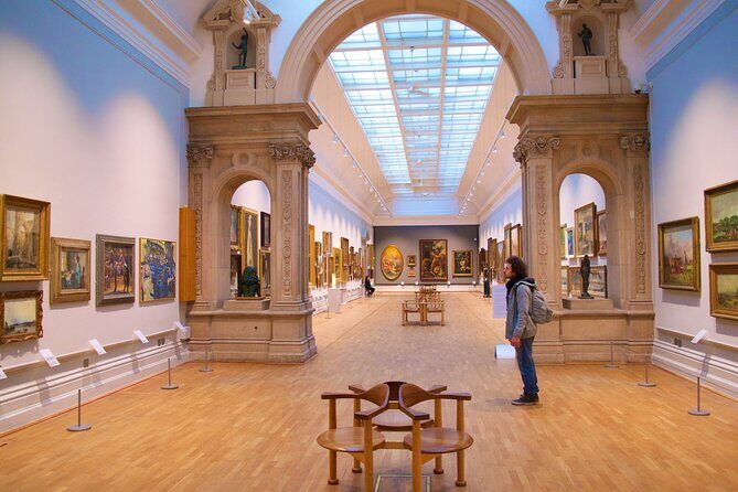 Paris Louvre Small Group Tour with Pre-Reserved Tickets - Pre-reserved entry that actually helps at the Louvre
