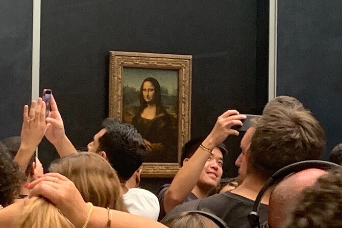 Paris Louvre Small Group Tour with Pre-Reserved Tickets - Headsets turn the tour from loud to readable