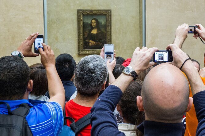 Paris Louvre Small Group Tour with Pre-Reserved Tickets - What the experience feels like in practice