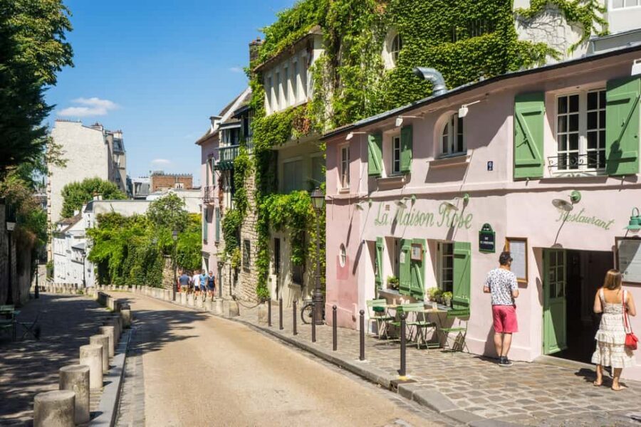 Paris Montmartre: 2-Hour City Tour in German - Montmartre in German: why this 2-hour format feels smart