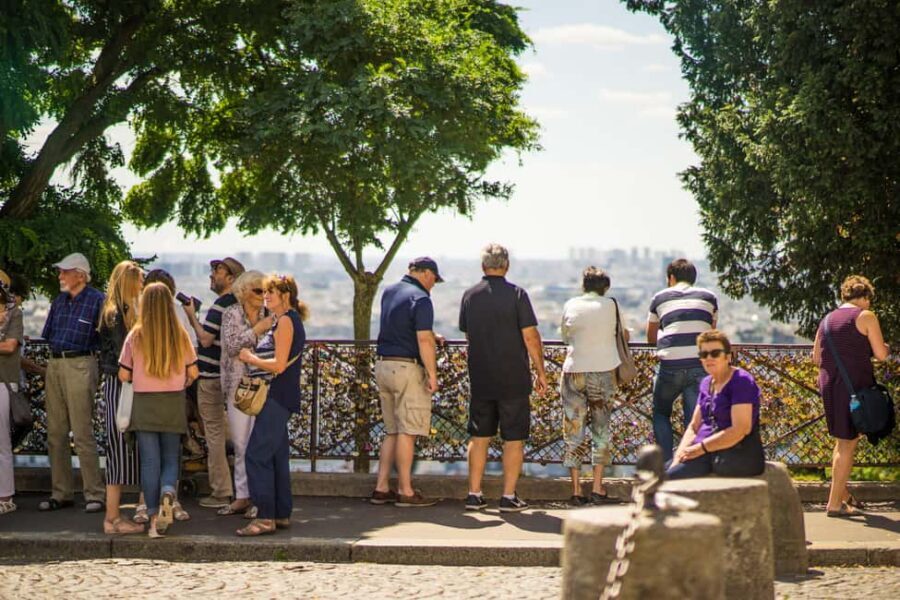 Paris Montmartre: 2-Hour City Tour in German - Price and value: is $91 per person worth it?