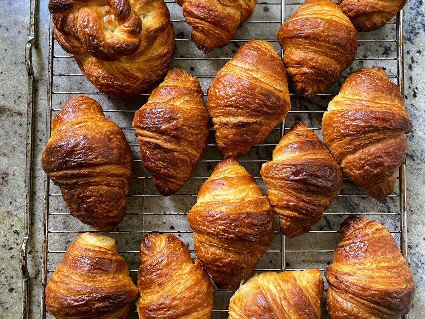 Paris: Montmartre Culture and Local Pastries Walking Tour - Pastries and drinks: what’s included, what’s not, and how to use the guidance