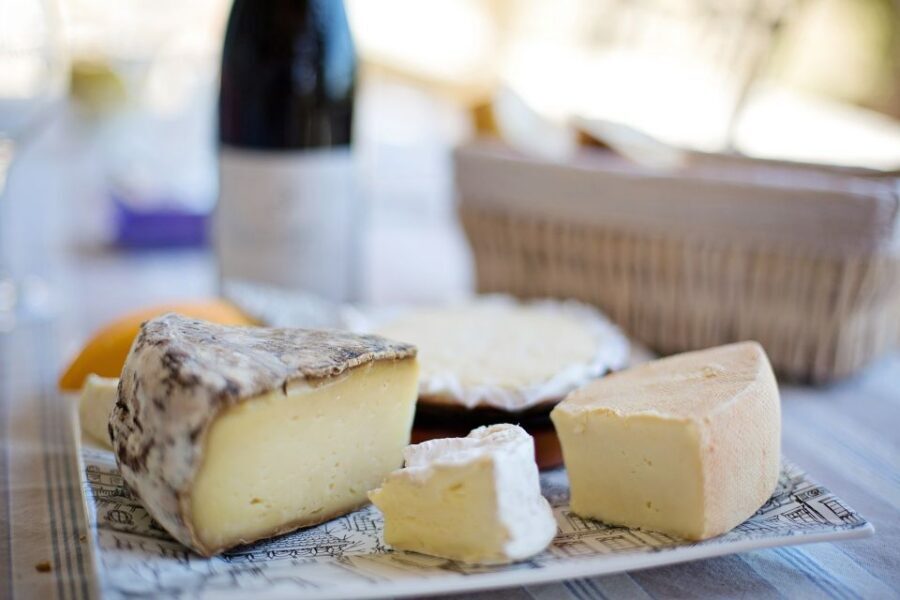 Paris: Montmartre Food Tour with Full Meal - Key things I’d circle before you book