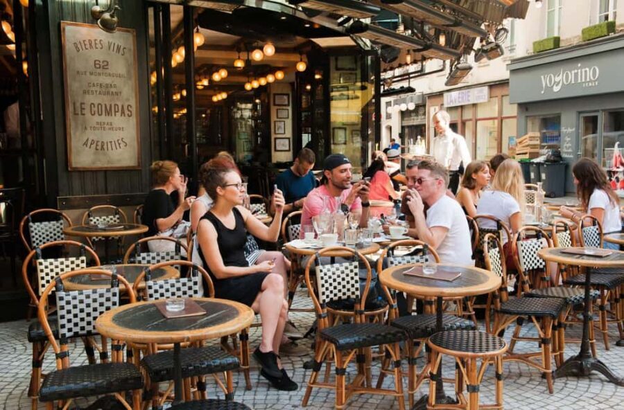 Paris: Montmartre Food Tour with Full Meal - How much food you get (and how to avoid the uncomfortable “too full” moment)