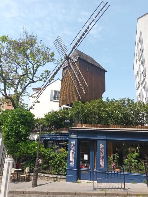 Paris: Montmartre Small Group Guided Walking Tour - Key highlights worth planning for