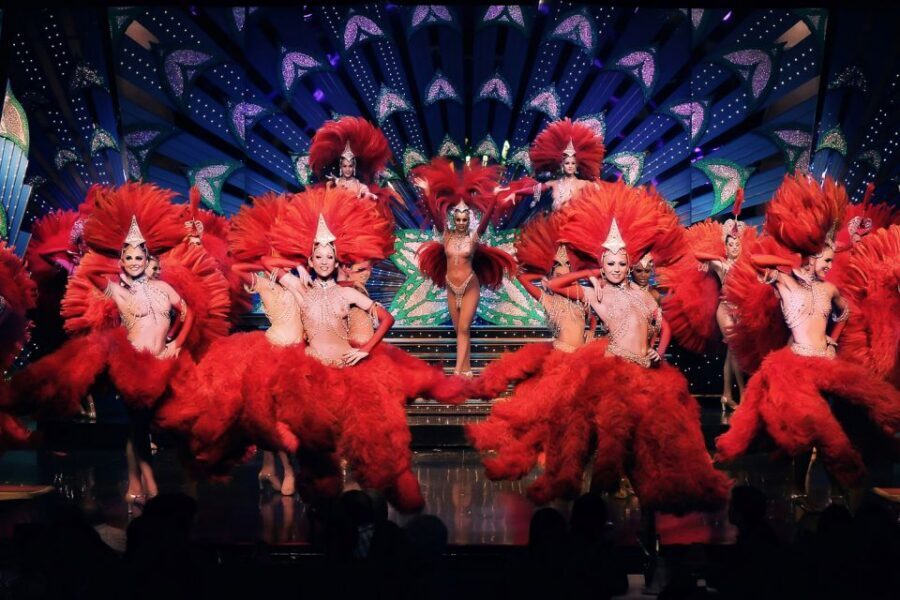 Paris: Moulin Rouge Cabaret Show Ticket with Champagne - Champagne on the Table: Lush Feeling, Not a Complicated System