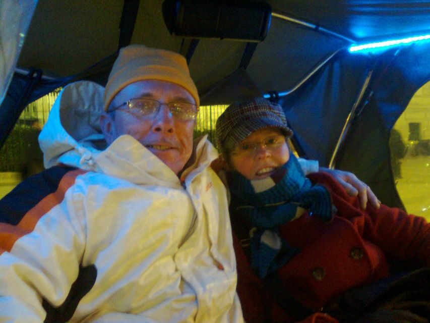 Paris: Nighttime Tuk-Tuk Tour - The meeting point that keeps your first-night calm