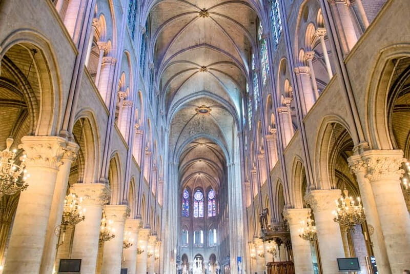 Paris: Notre-Dame Cathedral Exterior Tour & Free Entrance - The 1-Hour Exterior Walk: How the Guide Teaches You to Look