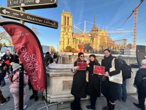 Paris: Notre Dame Cathedral Exterior Tour with Free Entry - Where you meet on Île de la Cité (and how to avoid a stressful start)