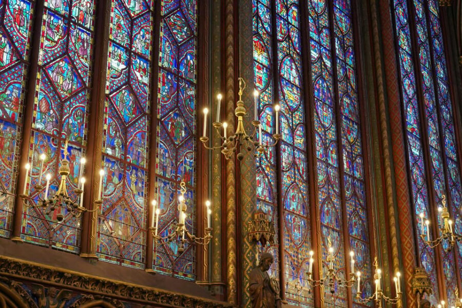 Paris: Notre Dame Cathedral Exterior Tour with Free Entry - Inside on your own: rose windows, vaulted ceilings, and a slower pace
