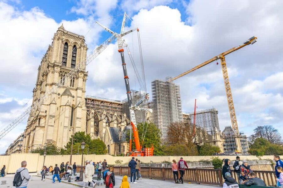 Paris: Notre Dame Outside Tour and Sainte Chapelle Ticket - Shakespeare and Company Stop: Books as a Paris Detour