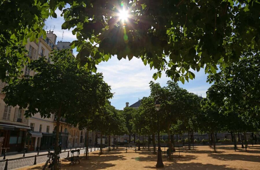 Paris: Notre Dame Outside Tour and Sainte Chapelle Ticket - Sainte-Chapelle With Skip-the-Line: What to Expect Inside