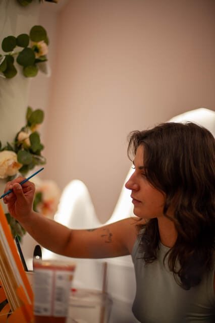 Paris : Painting experience in an art cafe - Two Hours of Painting: How the Session Really Flows