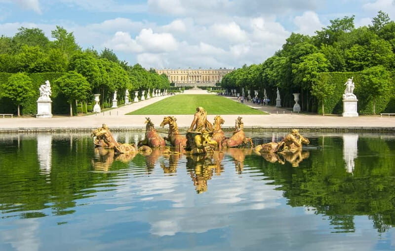 Paris: Palace of Versailles Guided Tour with Bus Transfers - The Full-Day Upgrade: Giverny and Monet’s House Added to Your Versailles Day