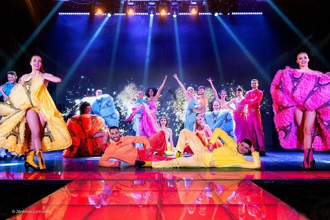 Paris Paradis Latin Cabaret Show with Champagne - Timing and arrival: lining up for a smooth entry