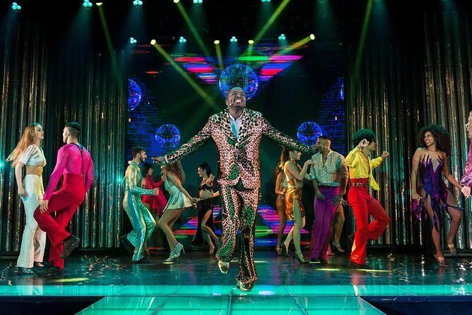 Paris Paradis Latin Cabaret Show with Champagne - Champagne and drink rules: what you actually get