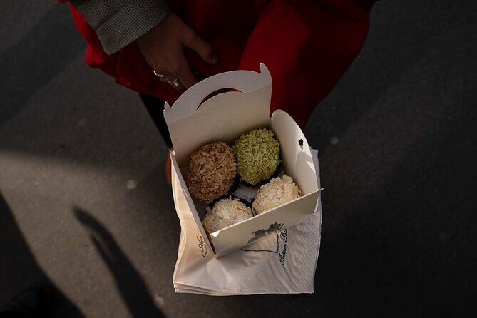 Paris: Pastries & Tragedies - A sweet tour of Montmartre - Price and value: what $83.45 really buys you
