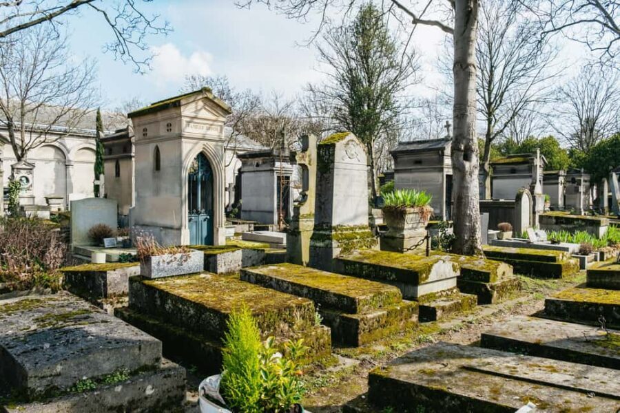 Paris: Pere Lachaise Cemetery Guided Tour - Key highlights to look for