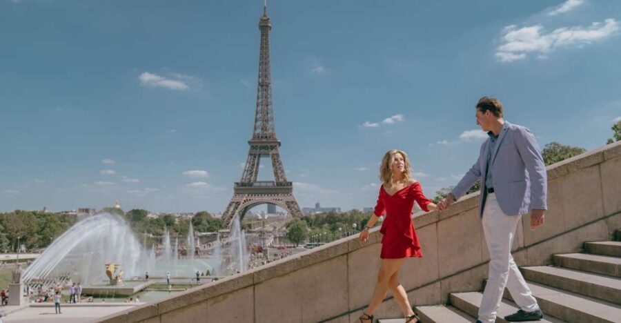Paris: Photo Shoot with a Private Travel Photographer - Meet Your Photographer at Restaurant Le Coq (and How to Find Them)