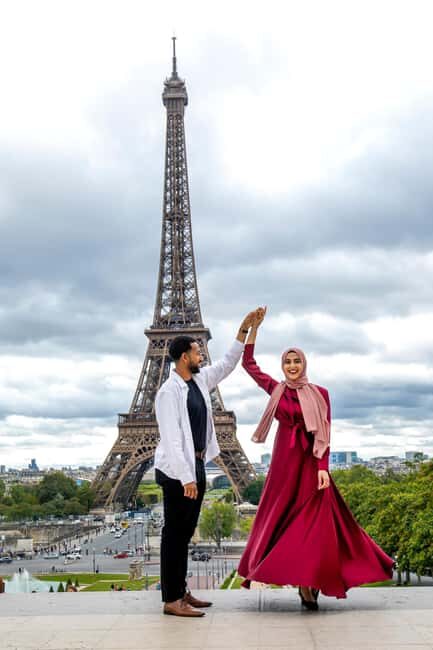 Paris: Photoshoot Around Eiffel Tower with 55 Edited Photos - 55 Edited Photos in 48 Hours: Why the Delivery Matters