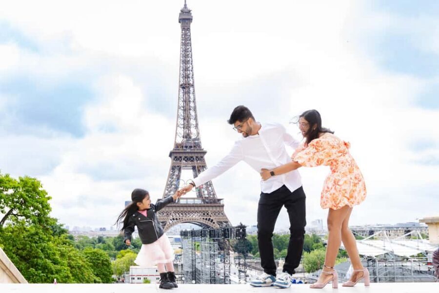 Paris: Premium Photoshoot with Iconic Eiffel Tower Views - A realistic look at the walk through central Paris