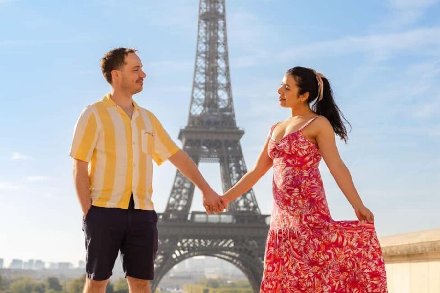 Paris: Private Photoshoot at the Eiffel Tower - Why a Pro Photoshoot at the Eiffel Tower Beats Selfies