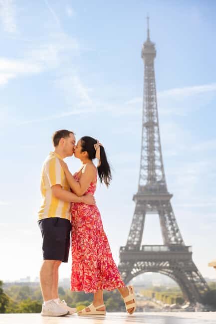 Paris: Private Photoshoot at the Eiffel Tower - Photo Delivery in 48 Hours: Why It’s Great for Sharing