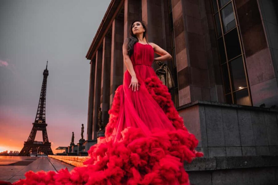 Paris: Private Photoshoot Near the Eiffel Tower - Eiffel Tower Photos Without the Chaos