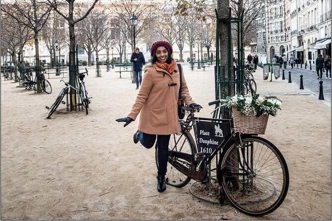 Paris Private Walking Tour with a Personal Photographer - Picking your backdrops: Louvre, Eiffel Tower, Seine, and Royal Gardens