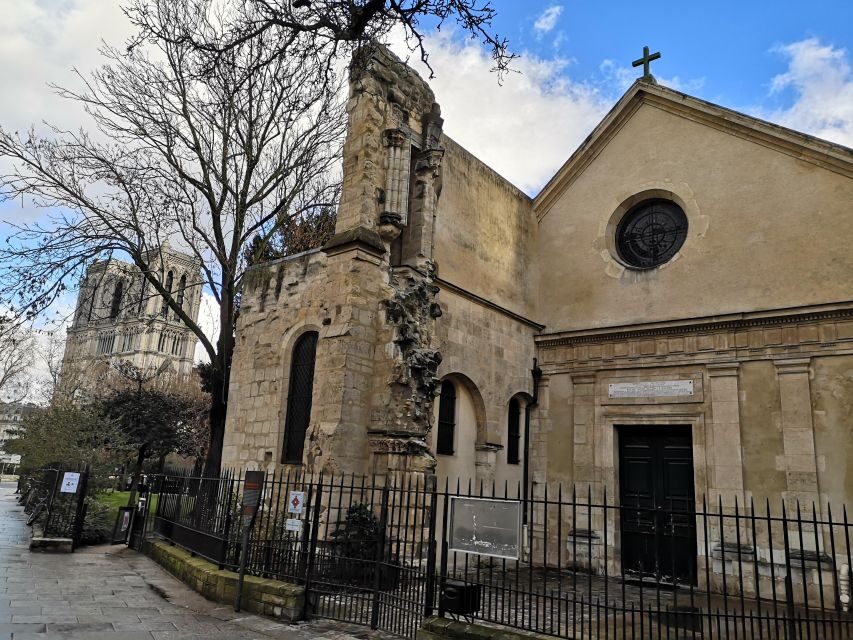 Paris: Romantic Piano Concert at Saint-Julien-le-Pauvre - Arrive 30 minutes early and plan for free placement