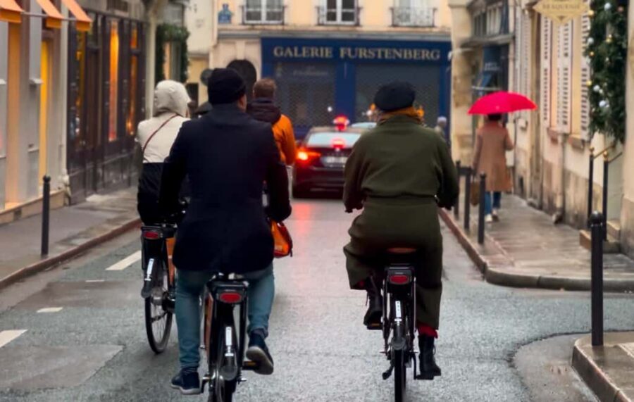 Paris: Secret City Bike Tour Off the Tourist Path - Marais and the Left-Bank-to-Right-Bank Switch: From Arènes to Notre-Dame Views
