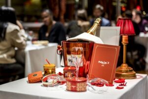 Paris: Seine River Cruise with 3-Course Dinner & Live Music - Getting to Paris Seine (Port de Solférino) without stress
