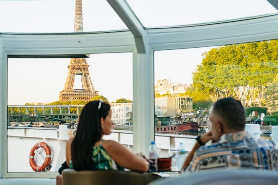 Paris: Seine River Panoramic Views Dinner Cruise - What this Seine River dinner cruise really feels like