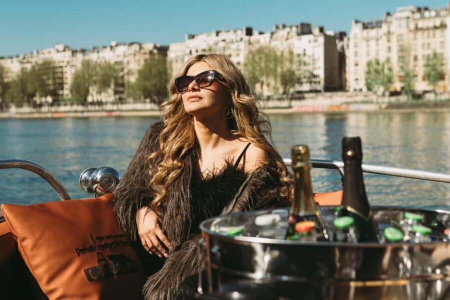 Paris: Seine River Private Cruise - Choosing the right boat size (and what it means for your comfort)