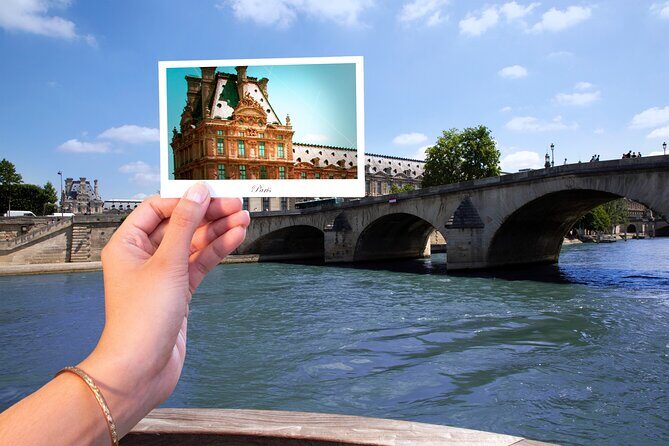 Paris Seine River Sightseeing Cruise with Commentary by Bateaux Parisiens - Pont Neuf and the UNESCO riverbanks: the oldest bridge photo moment