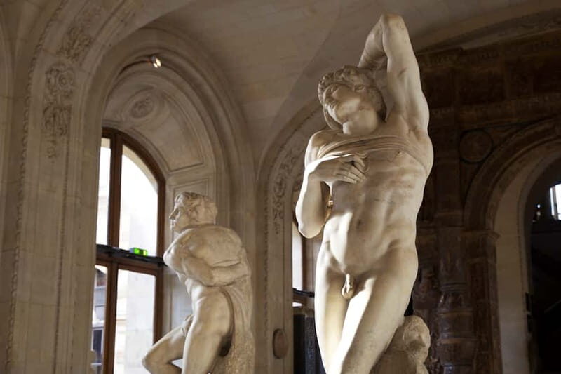 Paris: Skip-the-Line Louvre Highlights Tour with Mona Lisa - Michelangelo and the Drama of the Louvre Building Itself