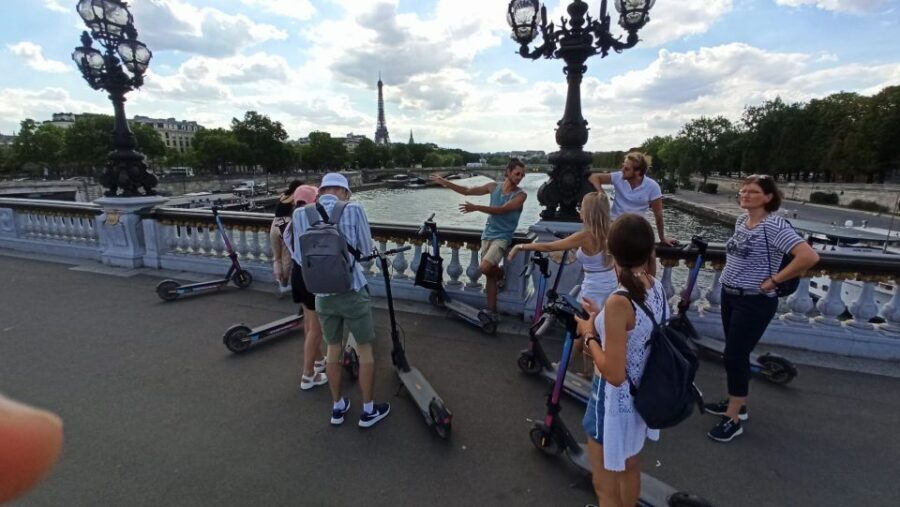 Paris: Small-Group E-Scooter Tour with a Local Guide - Getting Ready: Skills, Helmet Use, and What to Bring