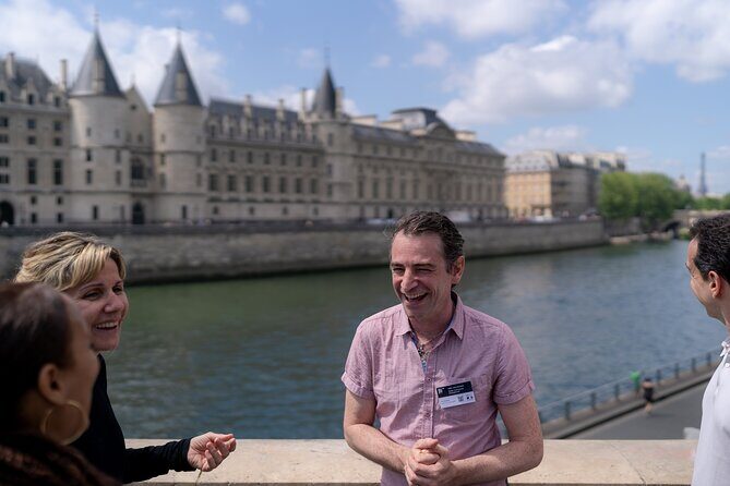 Paris Uncovered: Unique Guided Walking Tours with a Twist - Le Marais: fashion streets, architecture, and the art of wandering