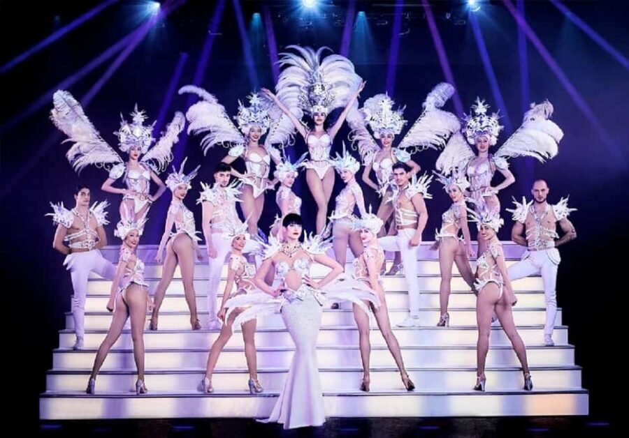 Paris: VIP Dinner and Cabaret Show at Paradis Latin - VIP Entry and Golden Square Seats at Paradis Latin