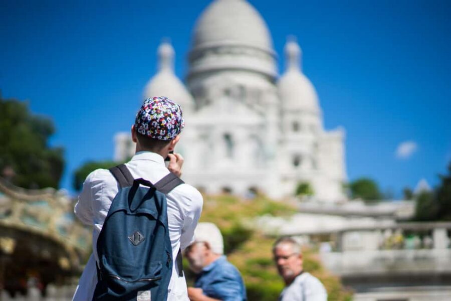 Paris: Walking Tour of Montmartre - Place du Tertre: Artists Under the Open Sky