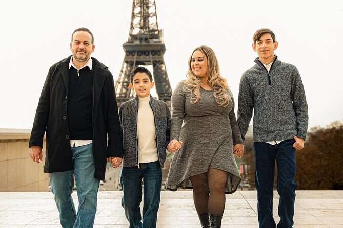 Photoshoot in Paris - Eiffel Tower - Tips to make your shoot look effortless (even if it isn’t)
