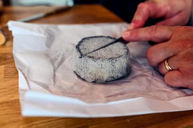 Private Montmartre Food Tour with Wine, Cheese & Pastries - The guide factor: what makes this tour feel personal