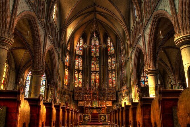 Sainte-Chapelle and Conciergerie Guided Tour with Ticket in Paris - Notre-Dame exterior stop: get oriented without getting stuck in crowds