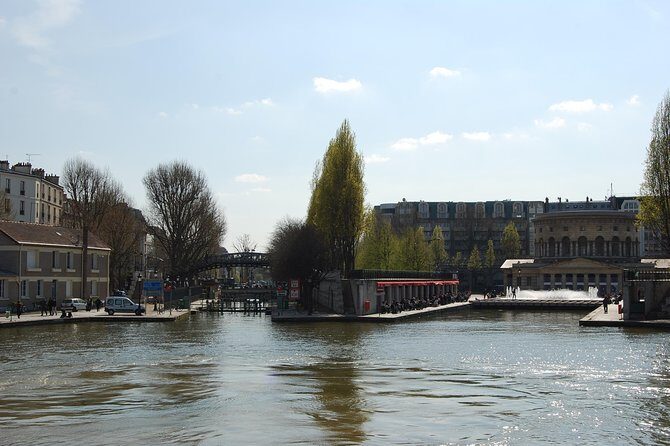 Seine River Cruise and Paris Canals Tour - What the live commentary adds (and when it can fall flat)