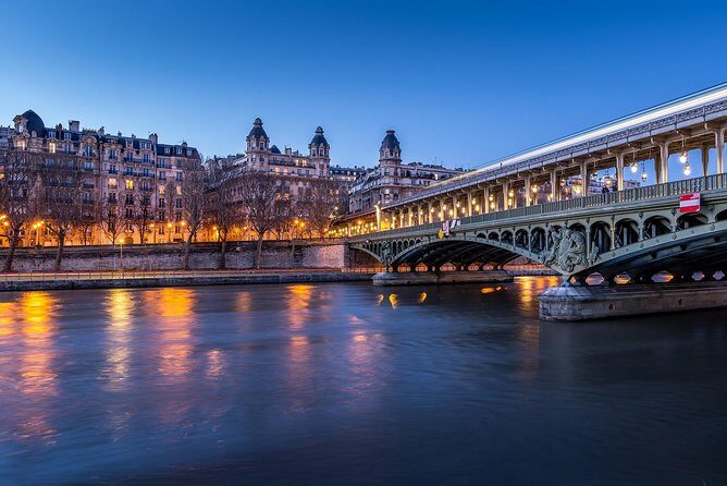 Seine River Cruise & French Crepe Tasting by the Eiffel Tower - Eiffel Tower Stop: 10 Minutes That You Should Actually Use